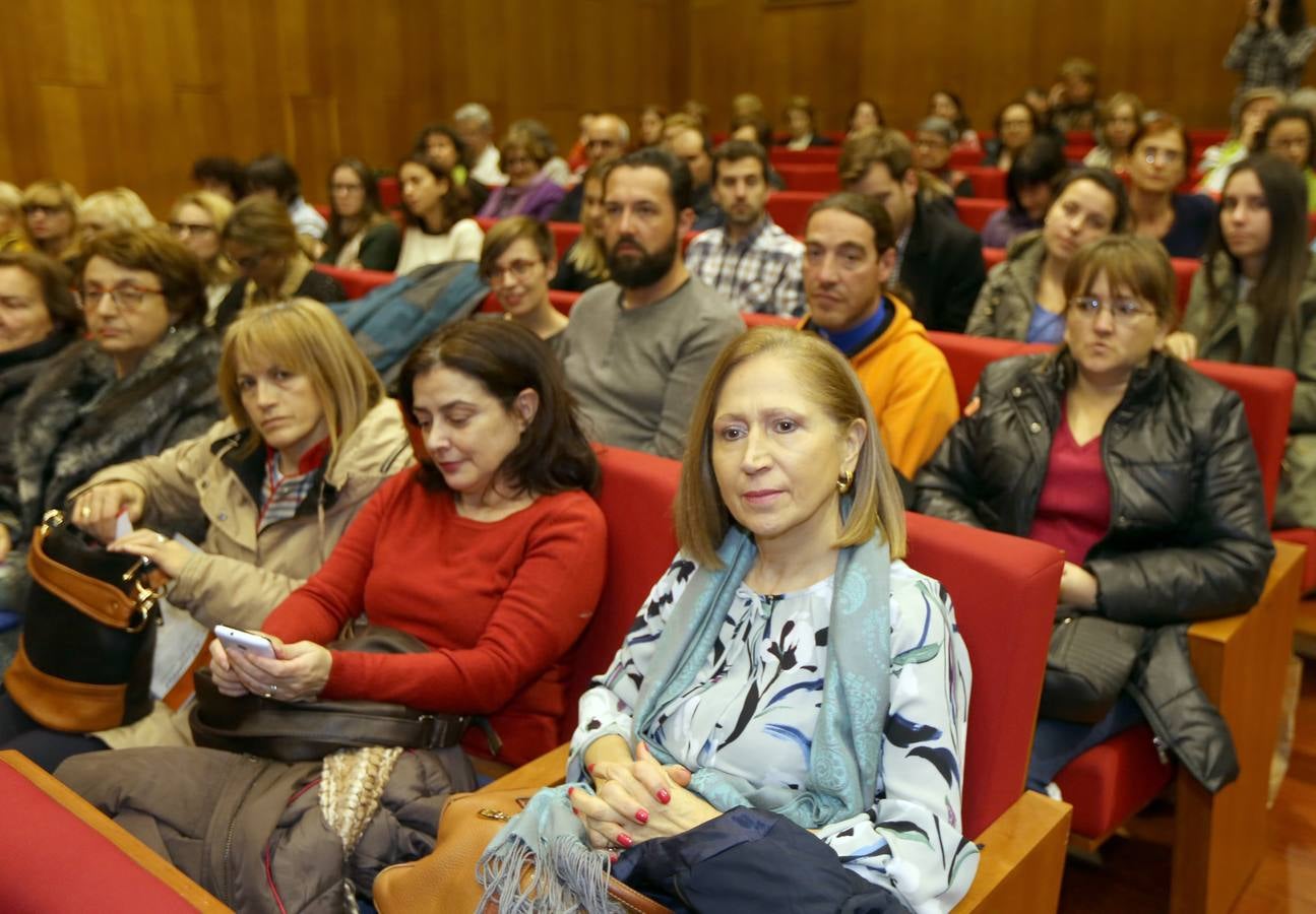 Anna Ferrer analiza la situación de las mujeres de la India en la Universidad de Valldolid