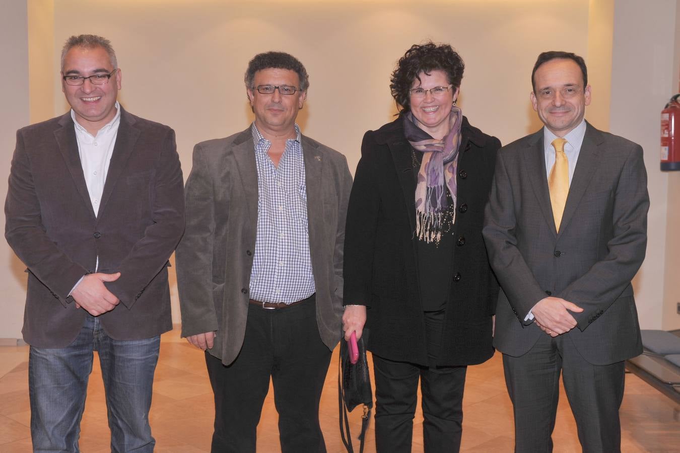 El diputado provincial socialista Javier González; el alcalde de Villavicencio, Alberto de Paz; su esposa, Pilar Sastre, y Javier Escribano (director de Innovación, Operaciones y Desarrollo Digital de El Norte).