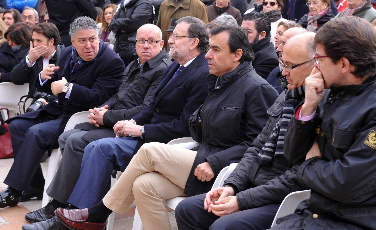 El presidente del Gobierno, Mariano Rajoy, participa en un acto de campaña del PP en Olmedo (Valladolid) 2/2
