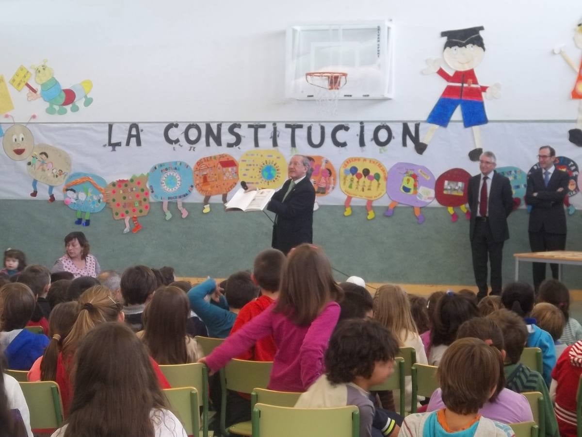 Escolares de Villanubla celebran la Constitución