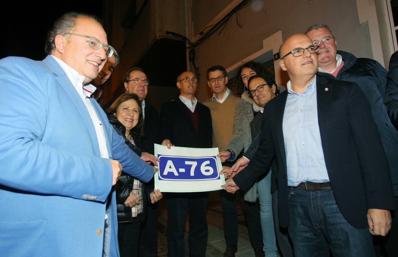 Juan Vicente Herrera participa en un mitin con Alberto Núñez Feijóo en O Barco de Valdeorras (Orense)