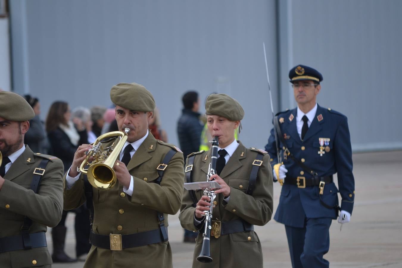 Celebración de la Virgen de Loreto, patrona de la Aviación, en la Base Aérea de Matacán (Salamanca) 1/2