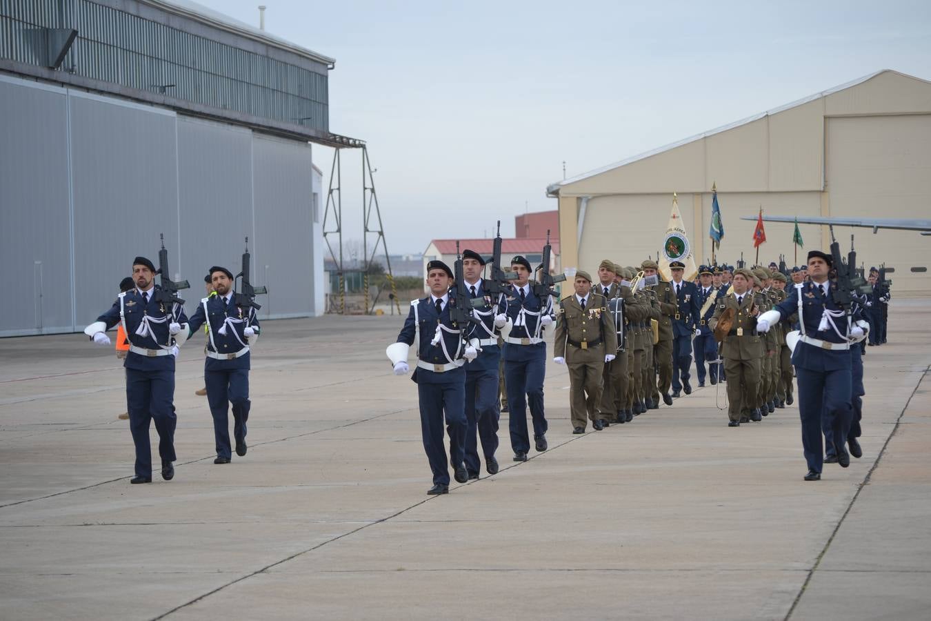Celebración de la Virgen de Loreto, patrona de la Aviación, en la Base Aérea de Matacán (Salamanca) 1/2