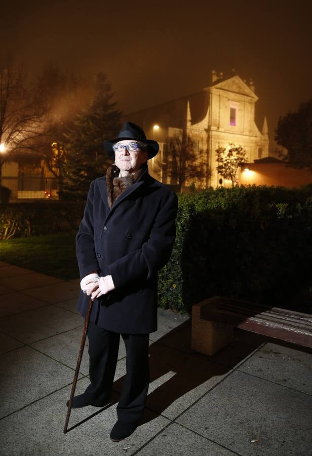 Luis Antonio de Villena habla de la primera entrega de sus memorias en el Aula de Cultura de El Norte de Castilla