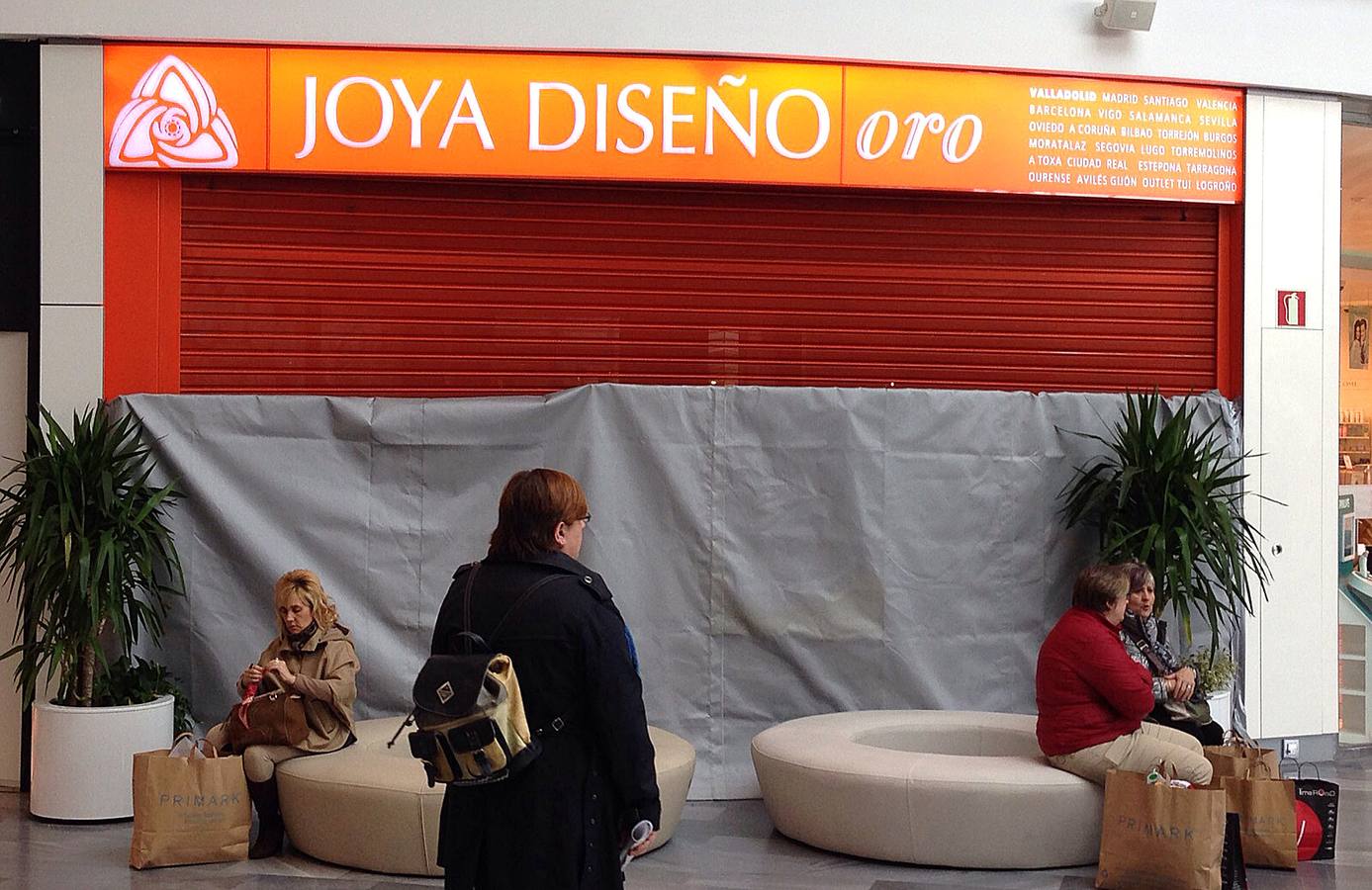 Robo en una joyería del centro comercial Río Shopping