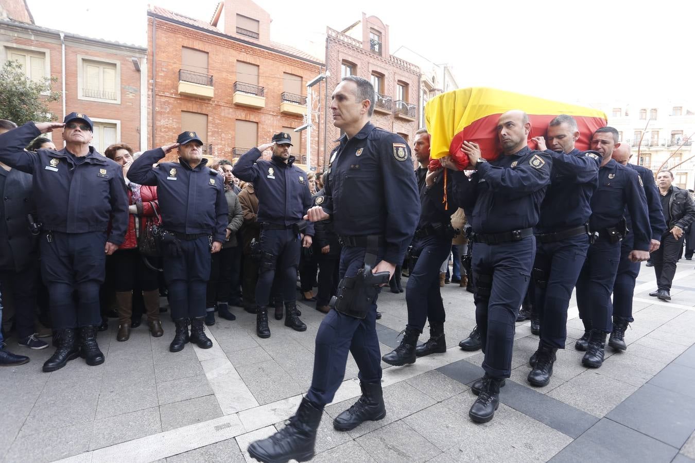 Funeral en La Bañeza por el policía leonés muerto en el atentado de Kabul (Afganistán)