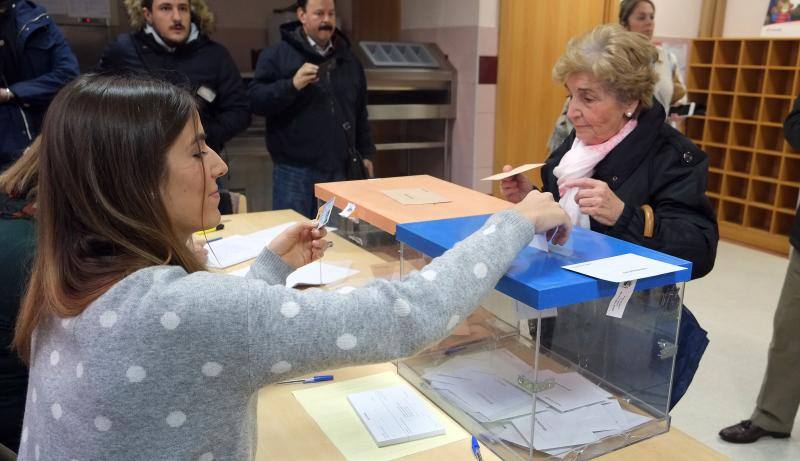 Primeras votaciones en Castilla y León