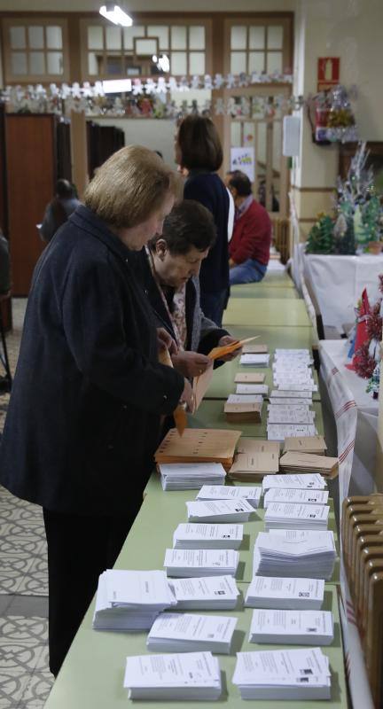 Primeras votaciones en Castilla y León