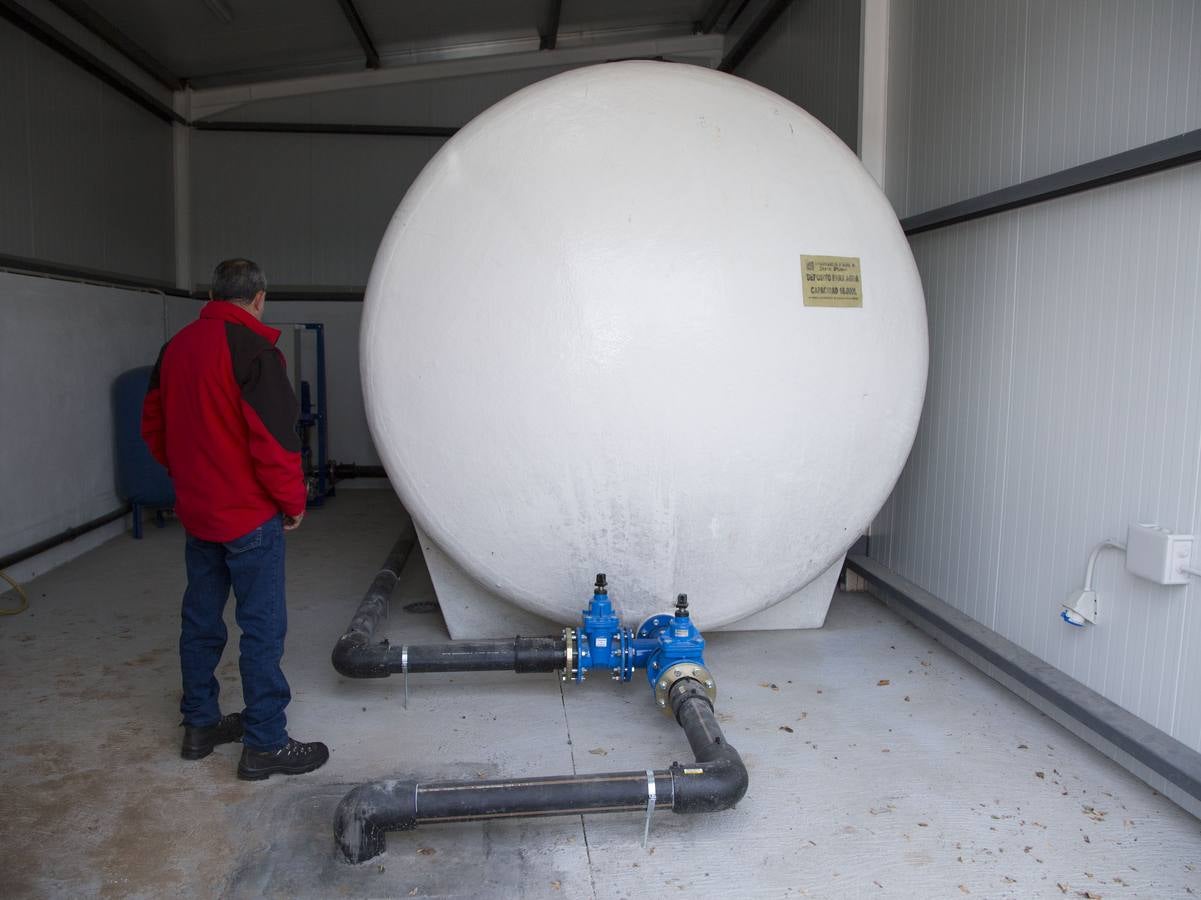 Preparativos para la Fiesta de la Moto de Valladolid en las instalaciones de la antigua Hípica Militar