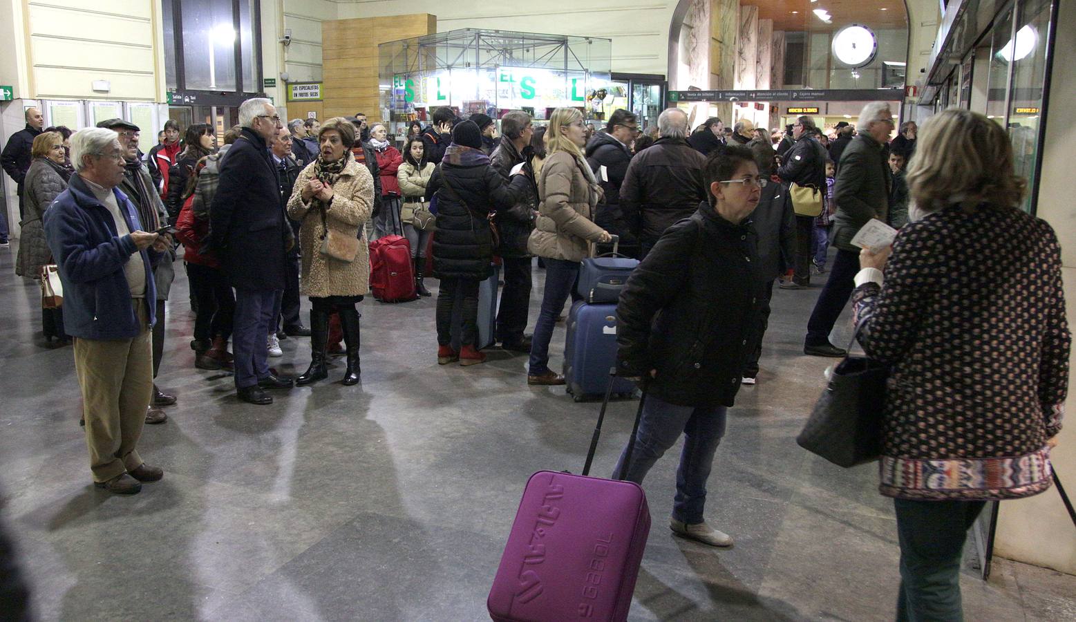 Retrasos en los trenes de Alta Velocidad por una avería en el suministro eléctrico