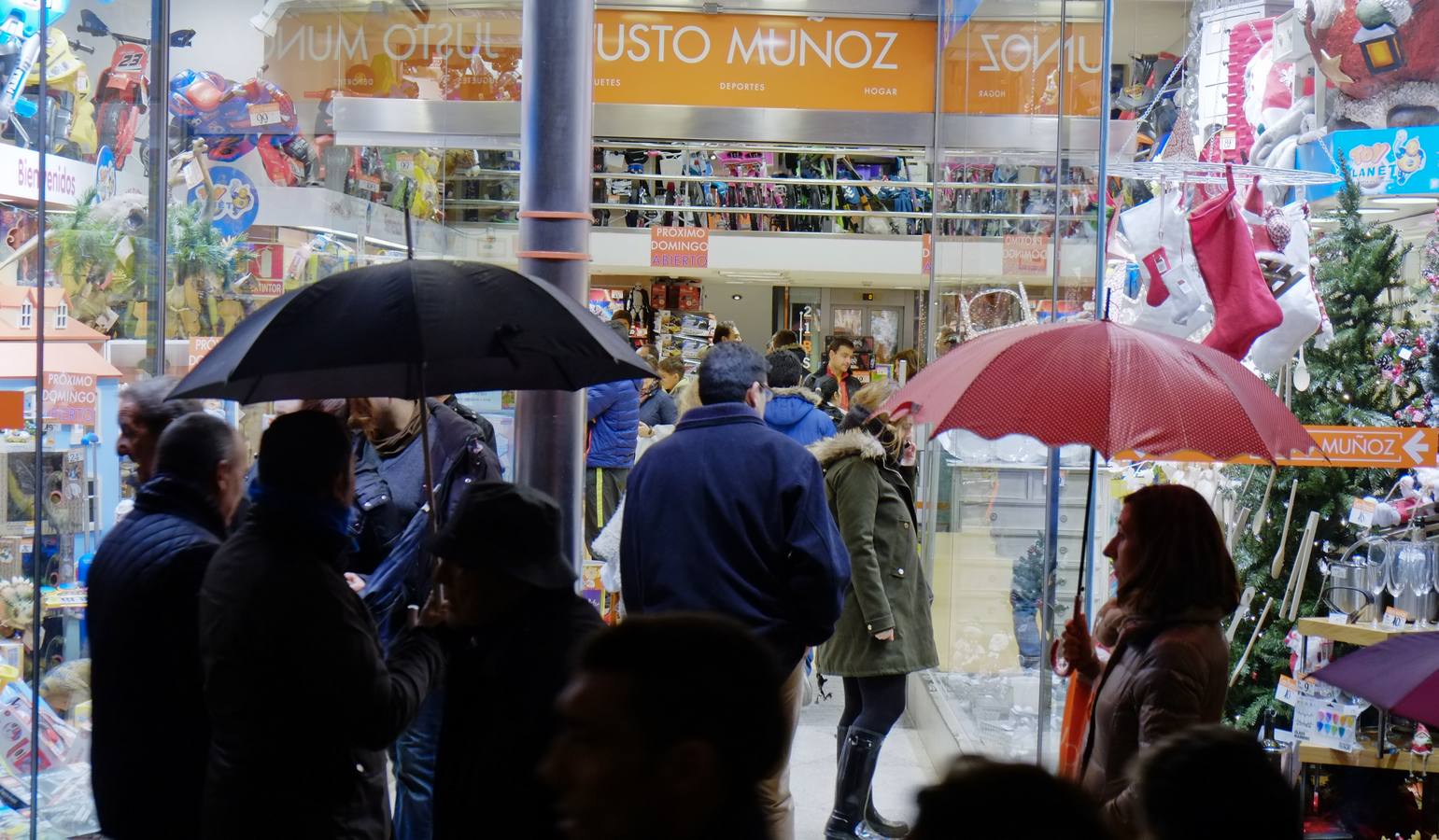 Último domingo comercial antes del día de Reyes en Valladolid