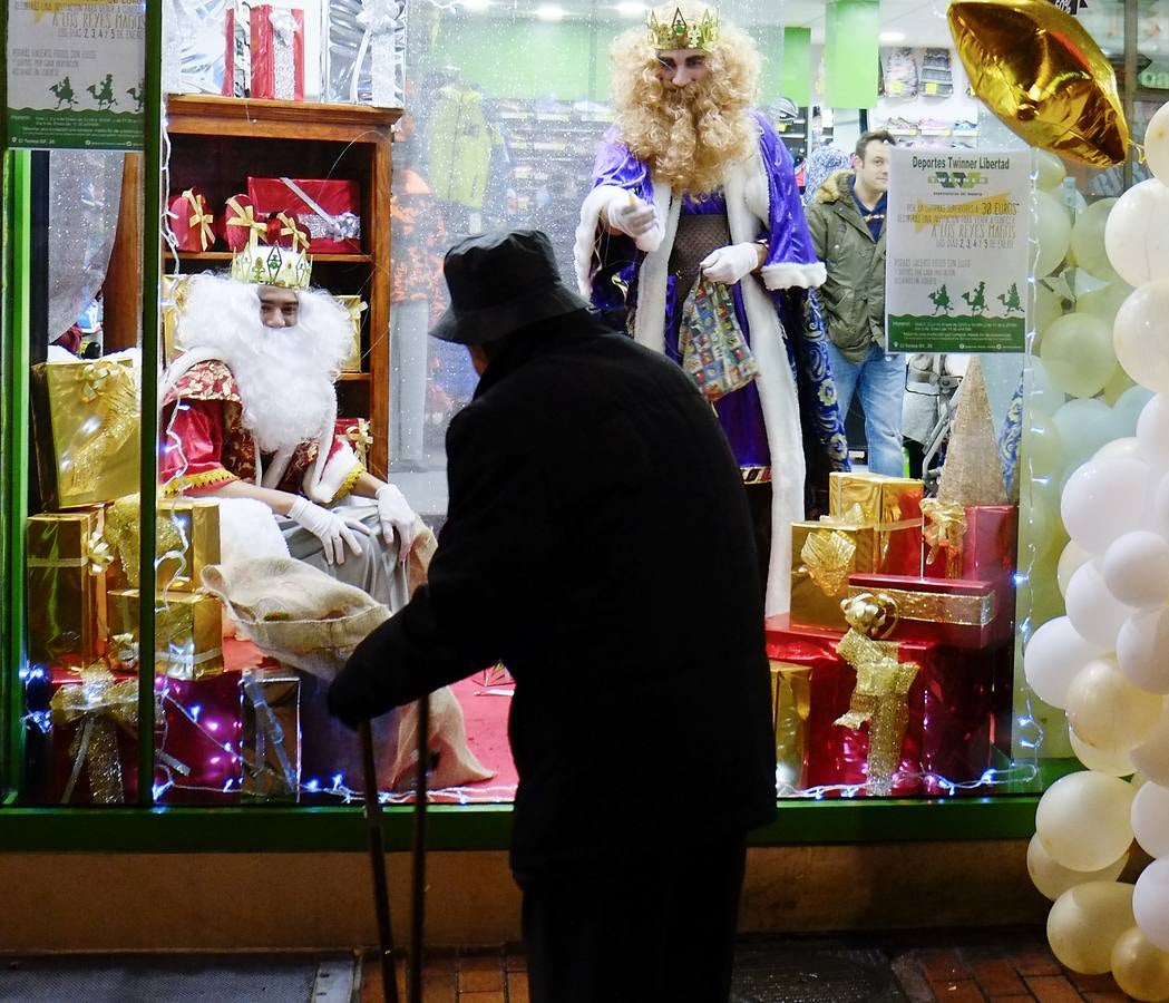 Último domingo comercial antes del día de Reyes en Valladolid