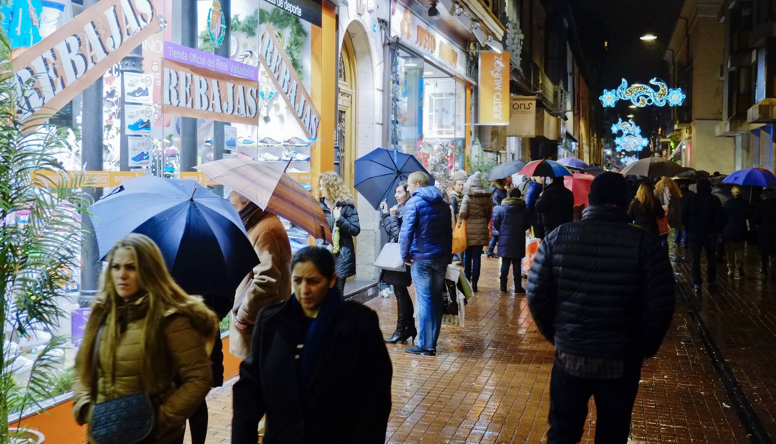 Último domingo comercial antes del día de Reyes en Valladolid