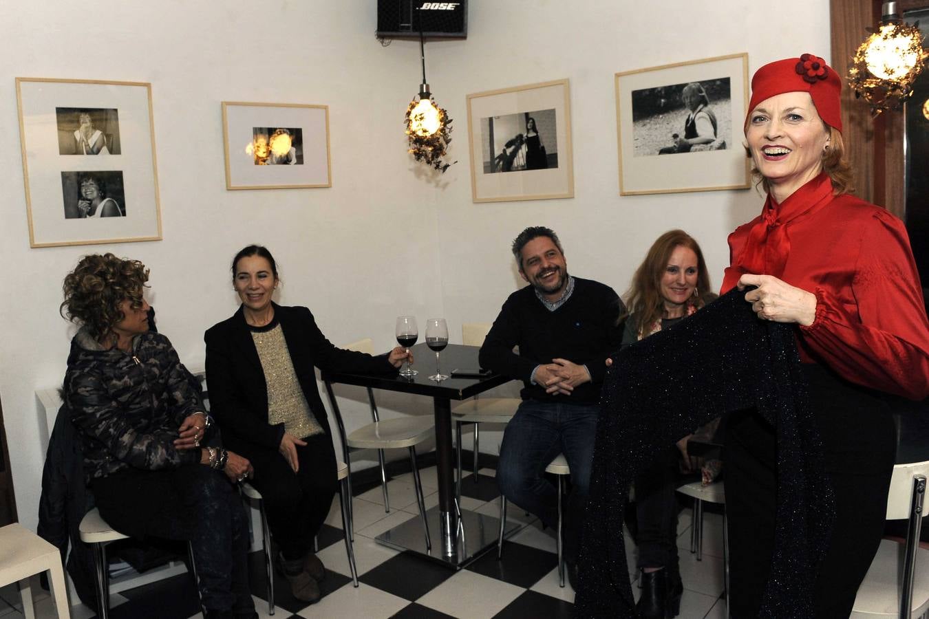 Exposición de fotografías de Henar Sastre en el Café Coco de Valladolid