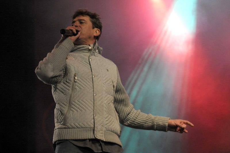 Música y hogueras contra el frío de la noche