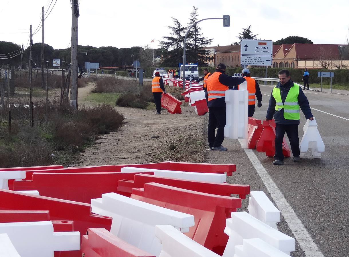 Tareas de limpieza de los terrenos de la antigua Hípica tras el paso de la Fiesta de la Moto