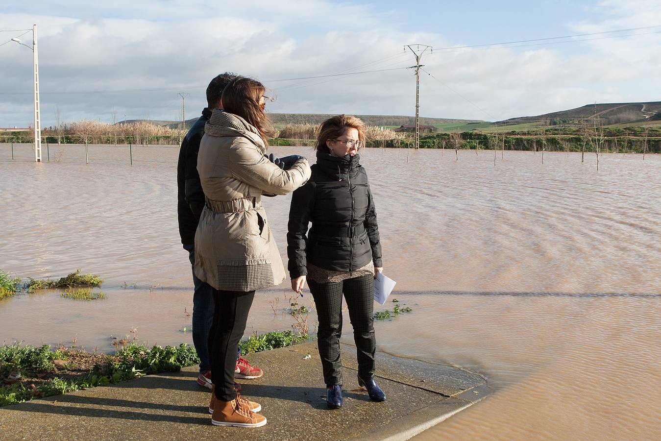 La subida del caudal del rio Valderaduey ocasiona inundaciones en Benegiles (Zamora).