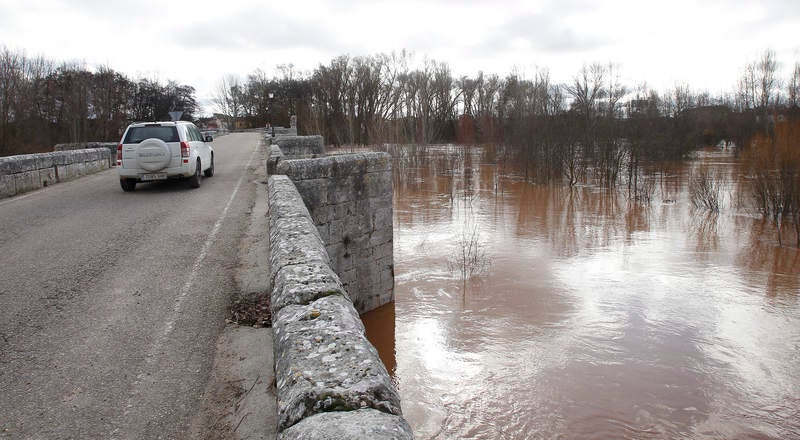 El río Arlanza a su paso por Quintana del Puente.