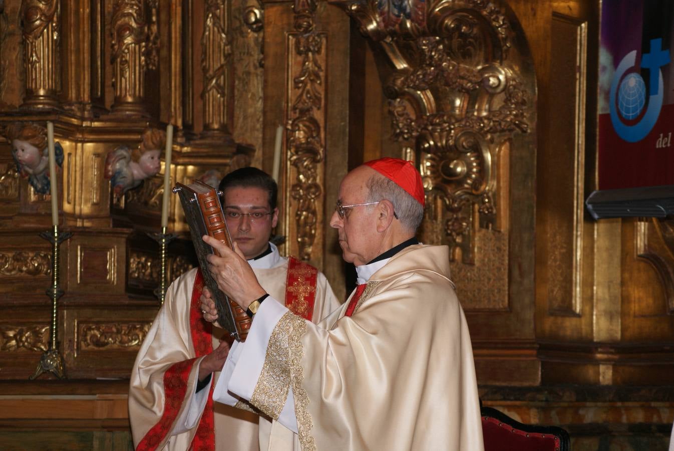 Ricardo Blázquez, arzobispo de Valladolid ordena diáconos en Cabezón