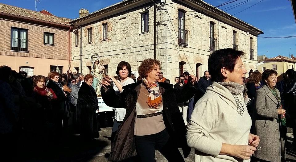 Los vecinos de Castrillo de Onielo (Palencia) honran a la Virgen de la Paz