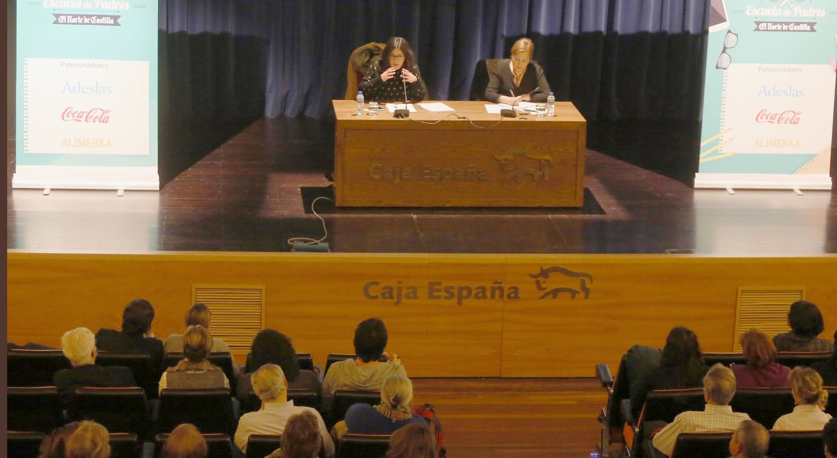 La psicóloga Ana Elúa en la Escuela de Padres de El Norte de Castilla