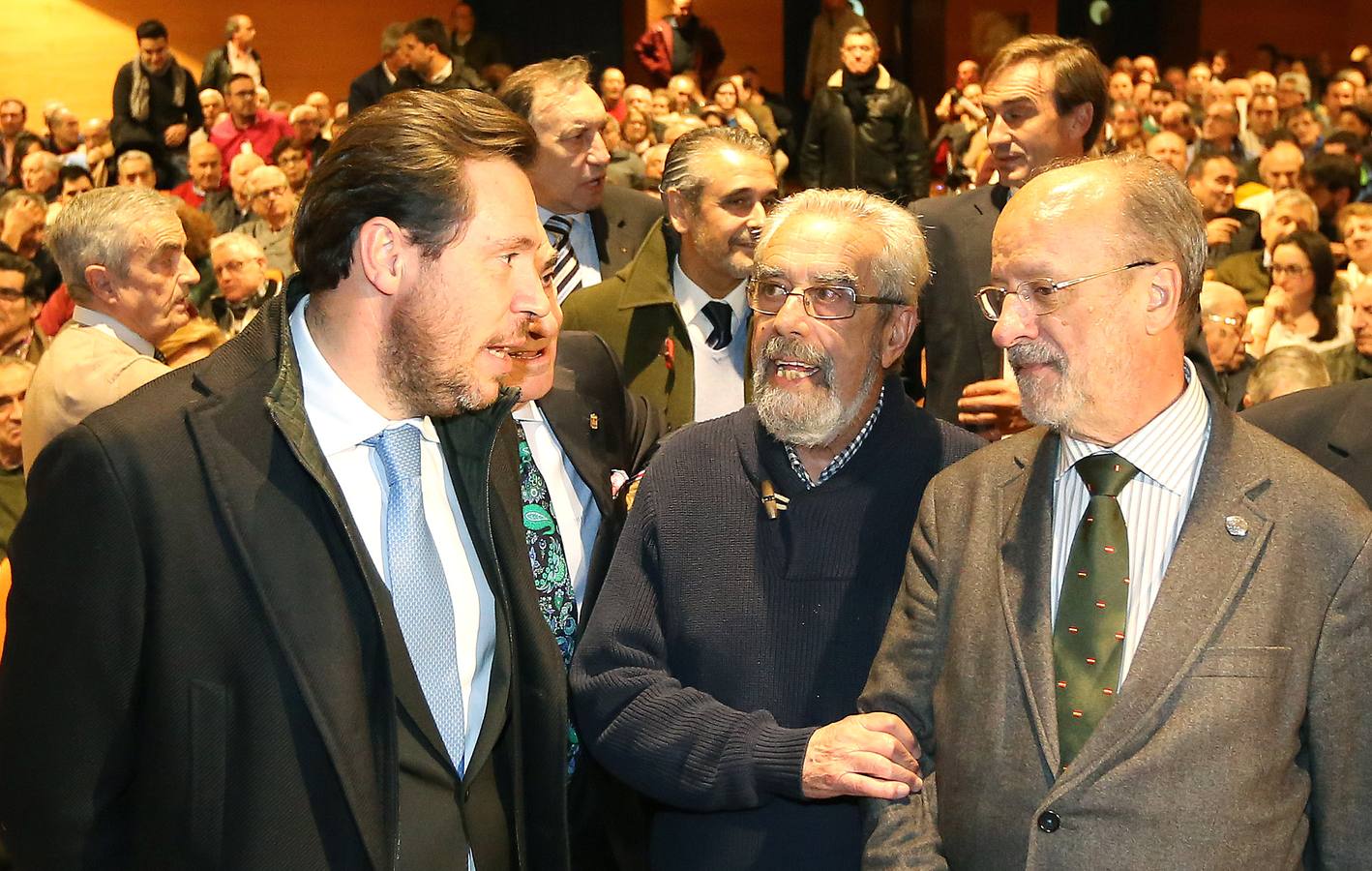 Tomás Rodríguez Bolaños, Javier León de la Riva y Óscar Puente participan en un coloquio sobre la tauromaquia