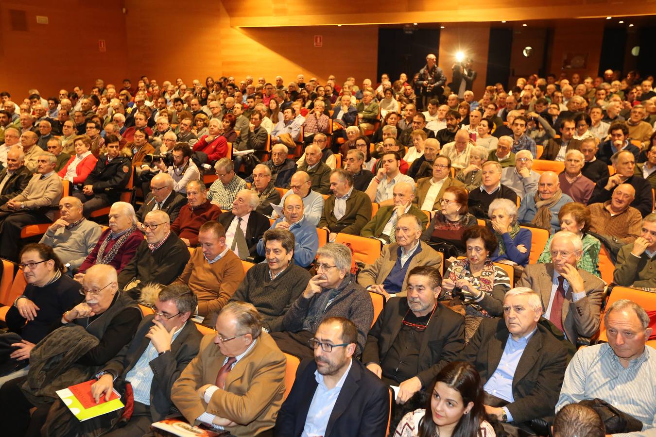 Tomás Rodríguez Bolaños, Javier León de la Riva y Óscar Puente participan en un coloquio sobre la tauromaquia