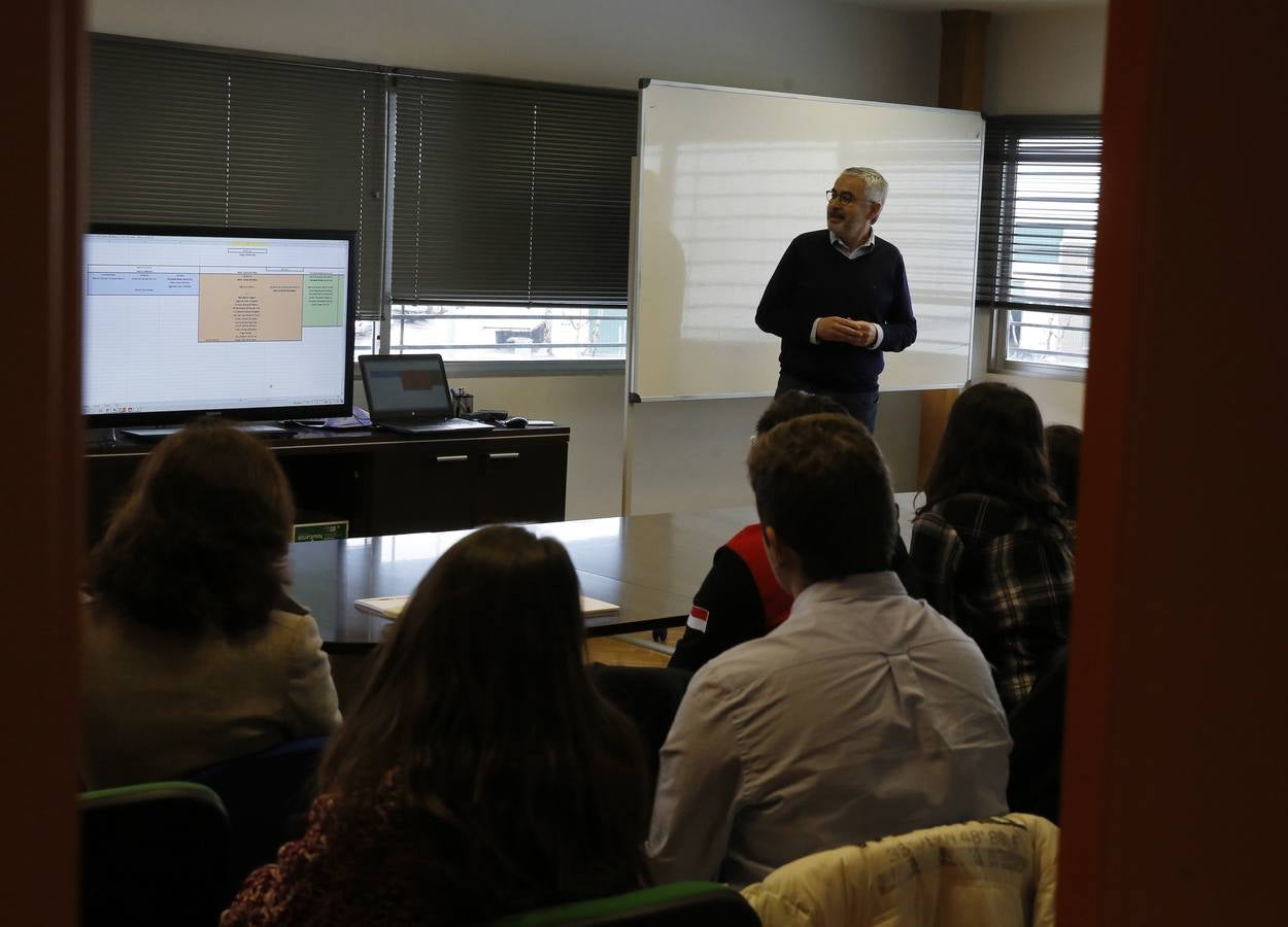 Alumnos del IES La Merced visitan las instalaciones de Ibermaq