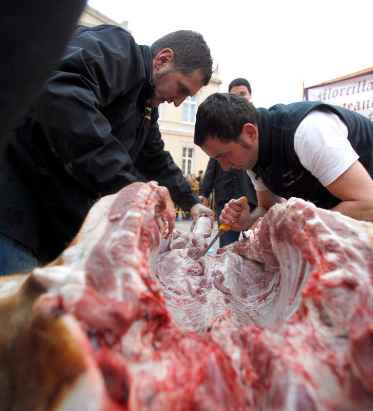 La matanza del cerdo protagoniza la fiesta de las Candelas en Palencia
