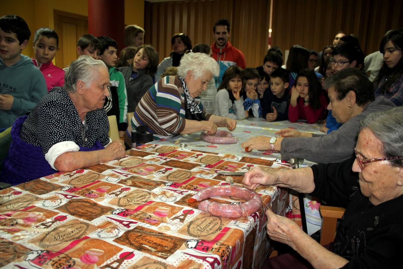 Fiesta de la Matanza en la residencia de mayores de Baltanás (Palencia)