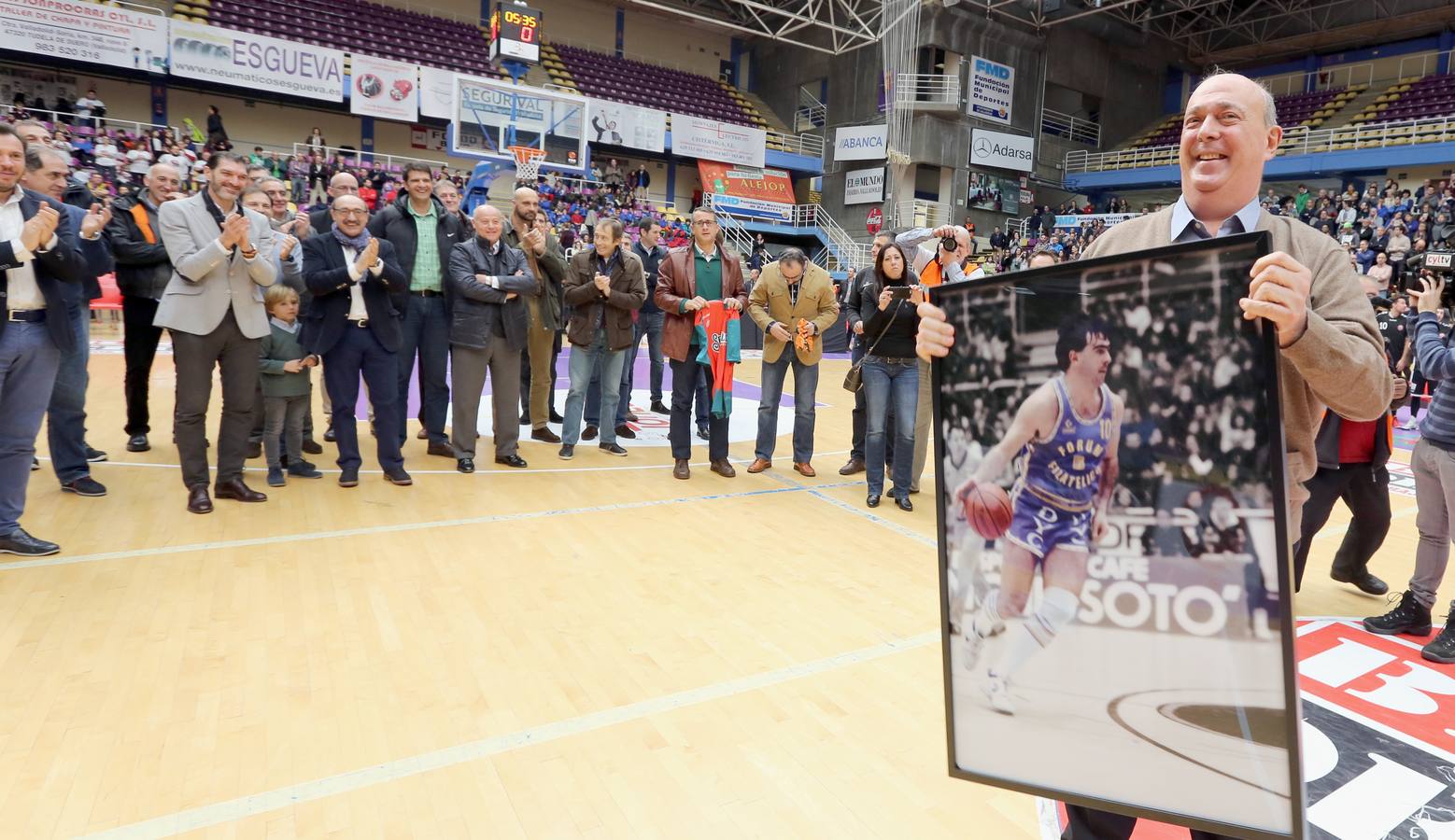 Homenaje a Quino Salvo y partido del Brico Dêpot