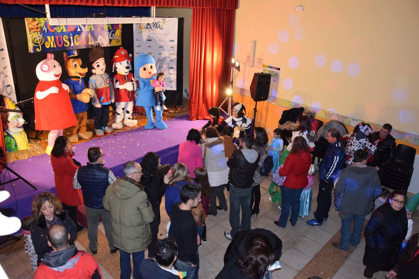 La Patrulla Canina visita el Carnaval de Guardo (Palencia)