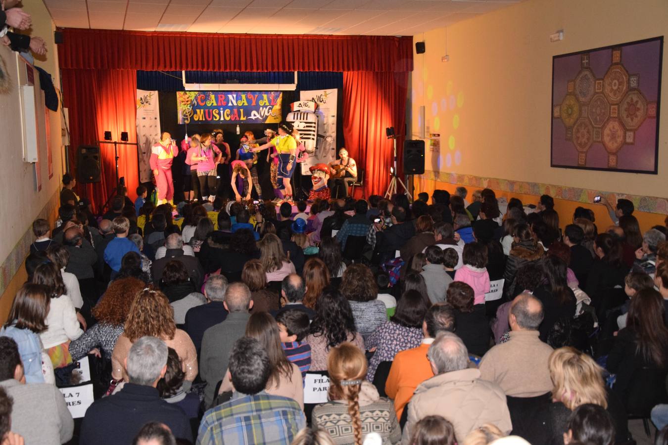 Concurso de chirigotas en los carnavales de Guardo (Palencia)