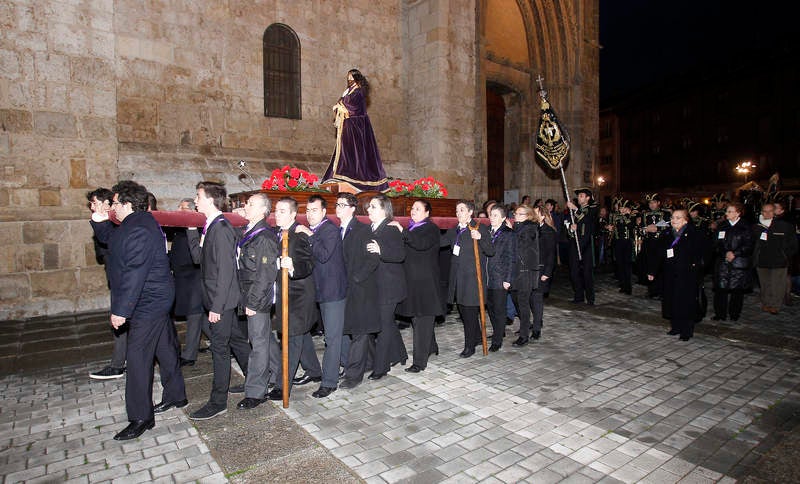 Viacrucis cuaresmal en Palencia