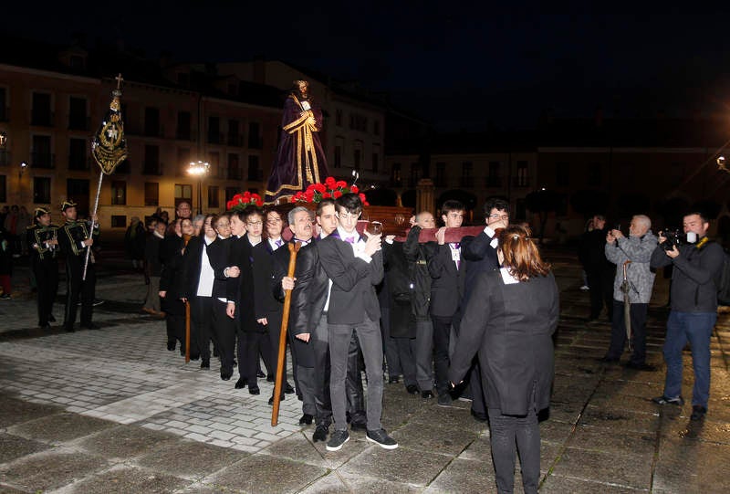 Viacrucis cuaresmal en Palencia