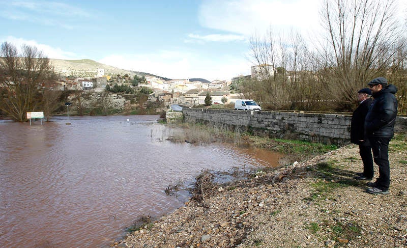 Desbordamiento del río Arlanza a su paso por Palenzuela (Palencia)