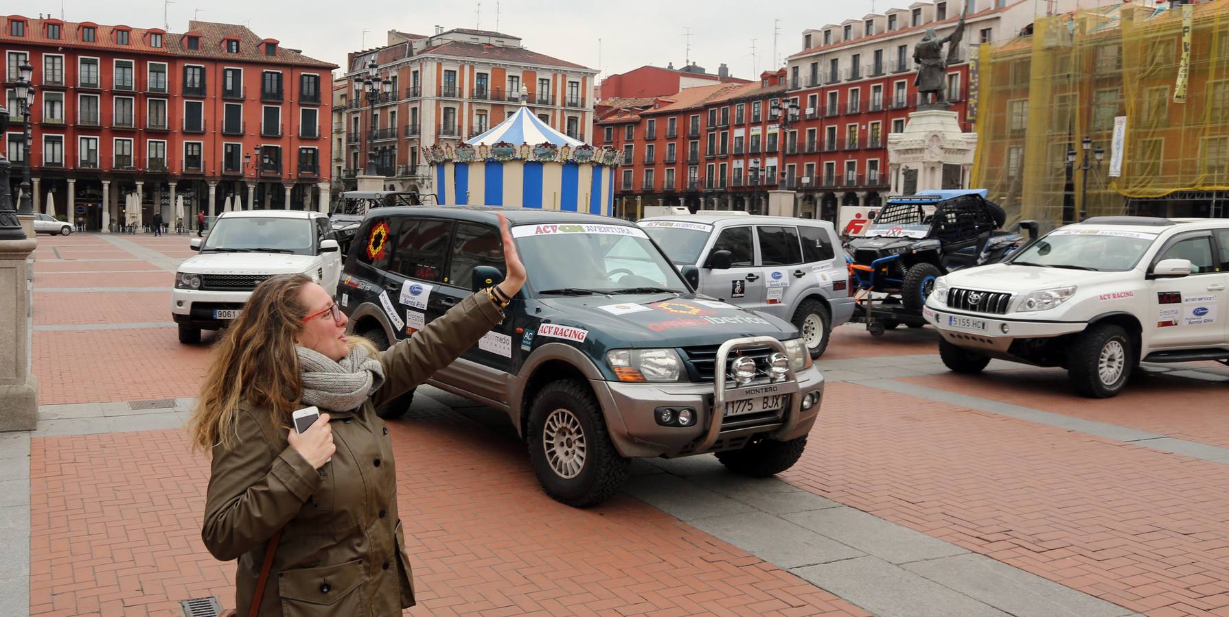 Arranca en la Plaza Mayor de Valladolid el Raid ACV Sahara Adventure Valladolid-Marruecos