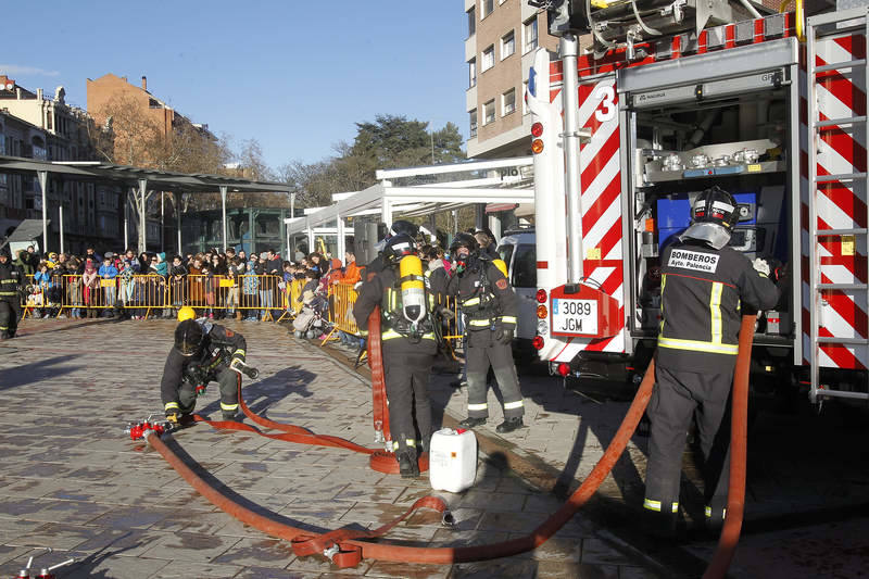 Los Bomberos de Palencia desarrollan un simulacro en el centro de la ciudad