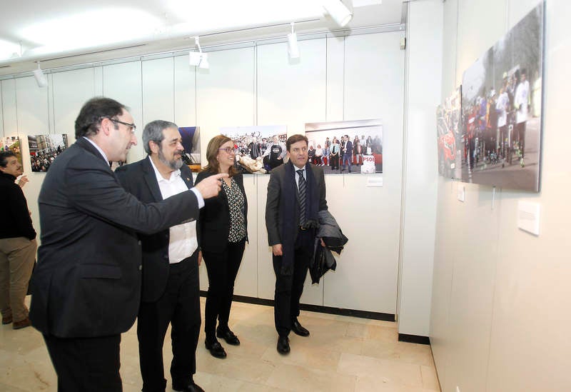 Inauguración de la exposición &#039;Un año en imágenes 2015&#039; de Palencia (1/2)