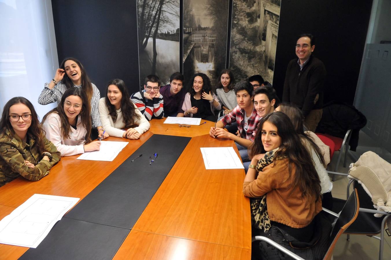 Alumnos del IES Jiménez Lozano de Valladolid visitan Grupo Tecopy dentro del programa STARTinnova