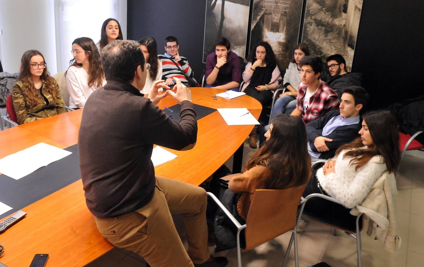 Alumnos del IES Jiménez Lozano de Valladolid visitan Grupo Tecopy dentro del programa STARTinnova
