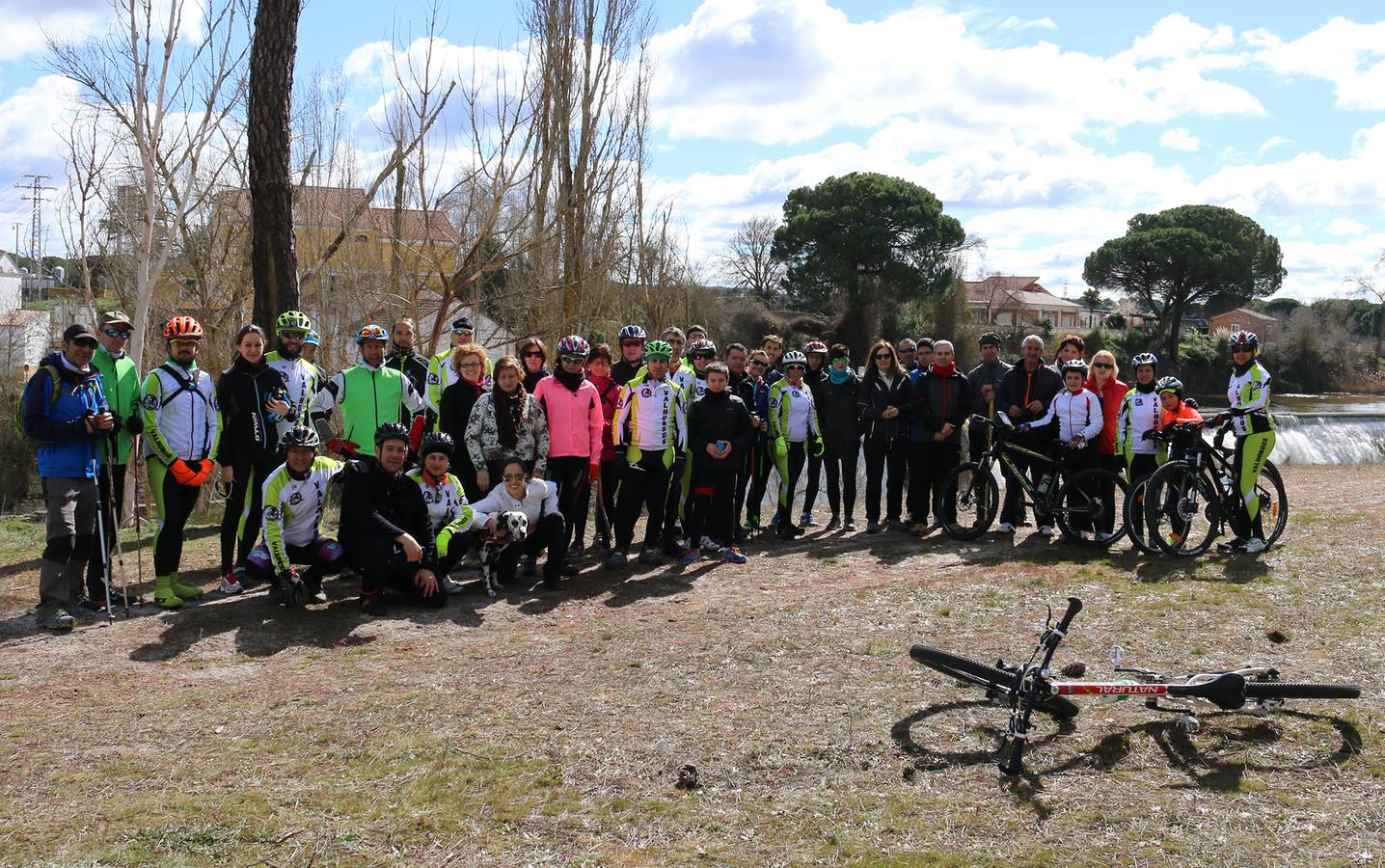 Mojados. La celebración en el municipio se conmemoró con una bicicletada.