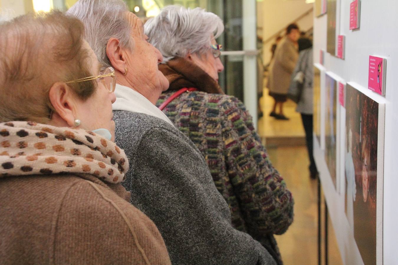 Exposición de fotografías sobre empleo y mujer en Medina de Rioseco.