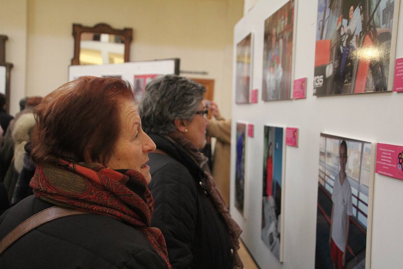Exposición de fotografías sobre empleo y mujer en Medina de Rioseco.