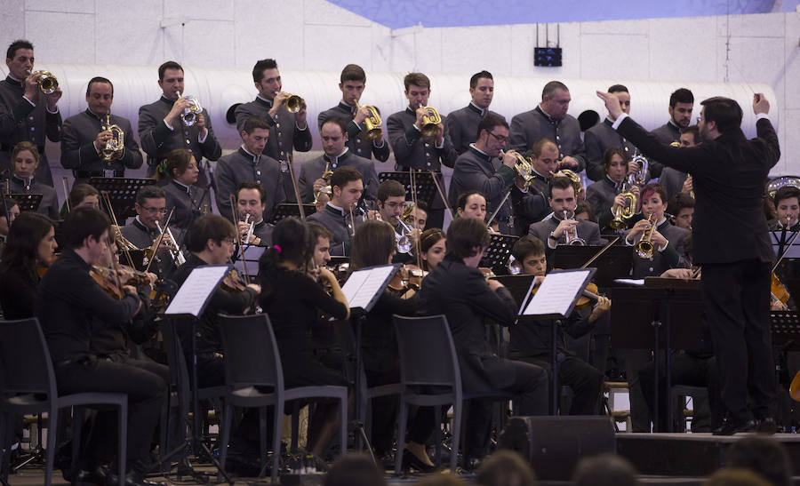 Concierto de &#039;Voces de Pasión&#039; en la Cúpula del Milenio