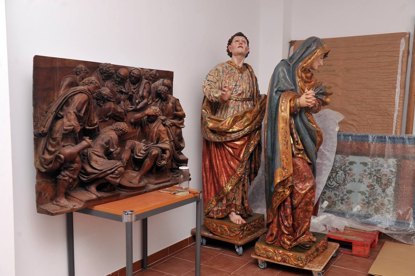 Últimos retoques a las obras de la muestra de Las Edades del Hombre en Toro (Zamora)