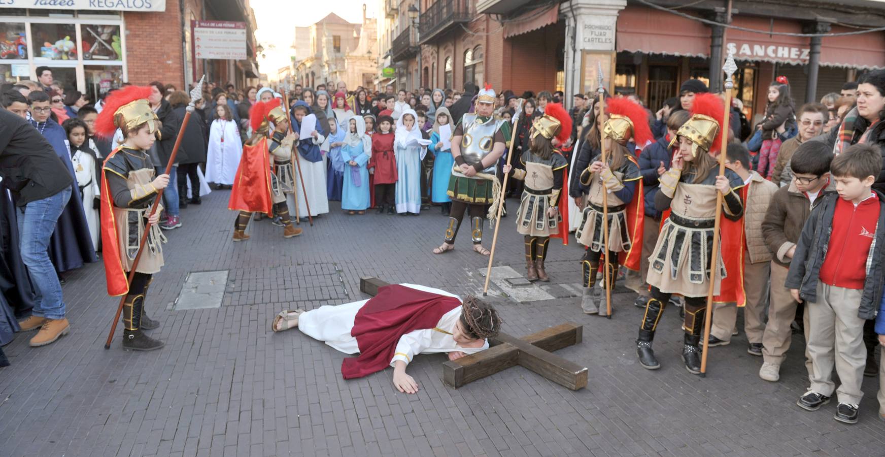 Vía Crucis infantil en Medina del Campo