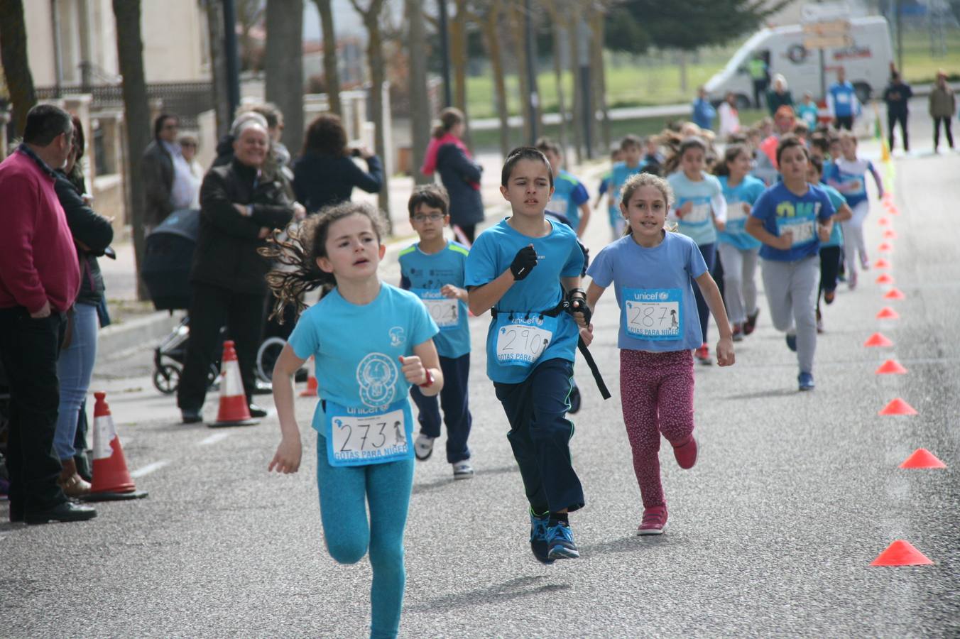 Alumnos del colegio Santa Clara de Cuéllar corren a favor de Unicef