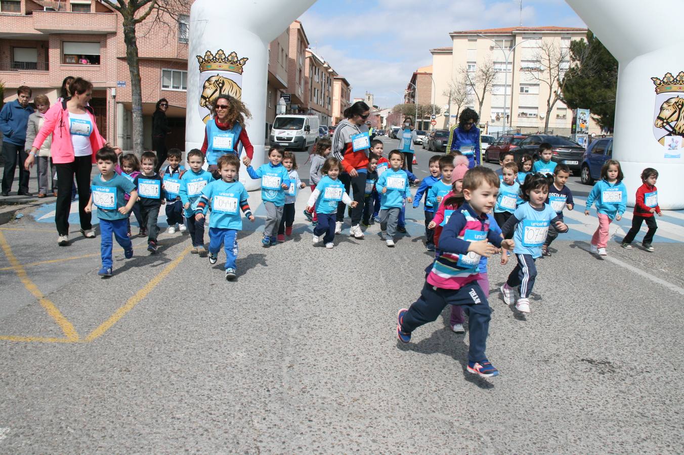Alumnos del colegio Santa Clara de Cuéllar corren a favor de Unicef