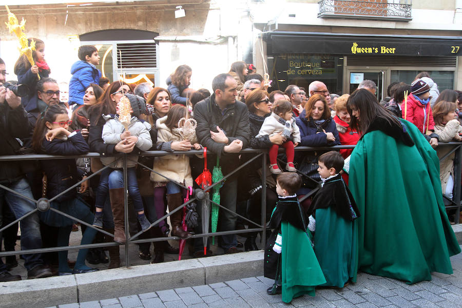 Ambiente en las calles de Valladolid durante la Procesión de las Palmas (1/2)
